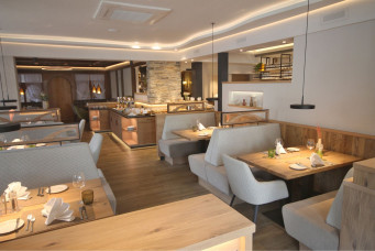 neues Restaurant mit Blick von der Empore