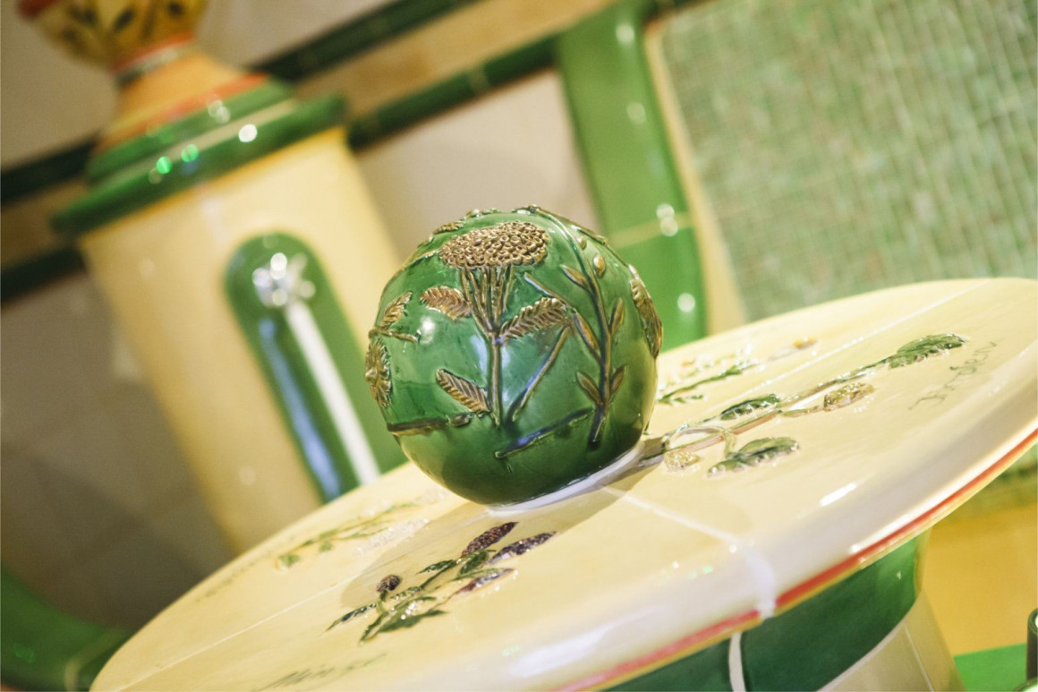 Keramikkugel im Kräuterdampfbad