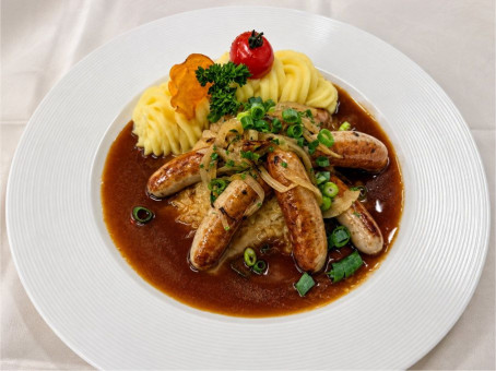Nürnbergerle mit Beilagen im Restaurant des Hotel Berche