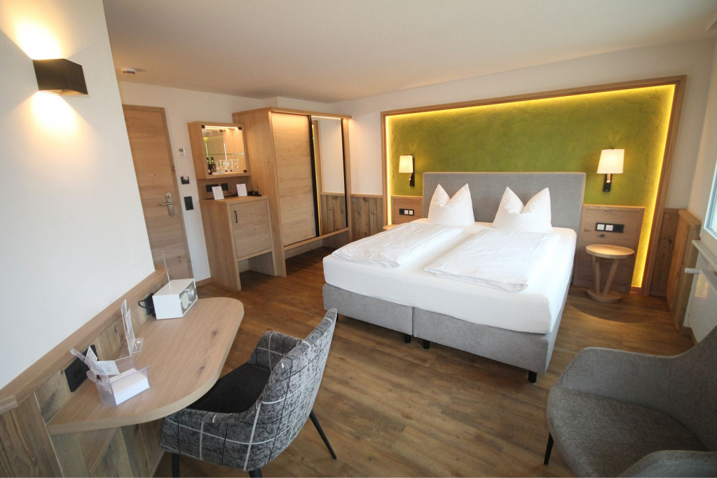 Modernes Doppelzimmer Alpin im Hotel Bercher in Waldshut-Tiengen im Südschwarzwald
