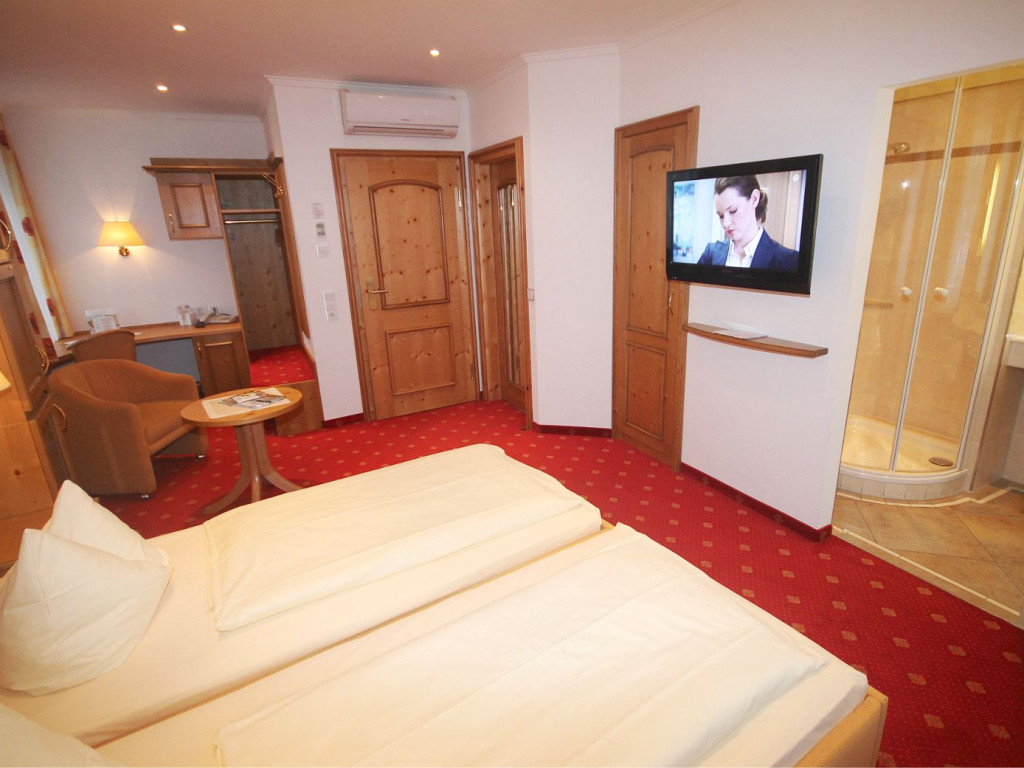 Standard Doppelzimmer 105 im Hotel Bercher in Waldshut-Tiengen.