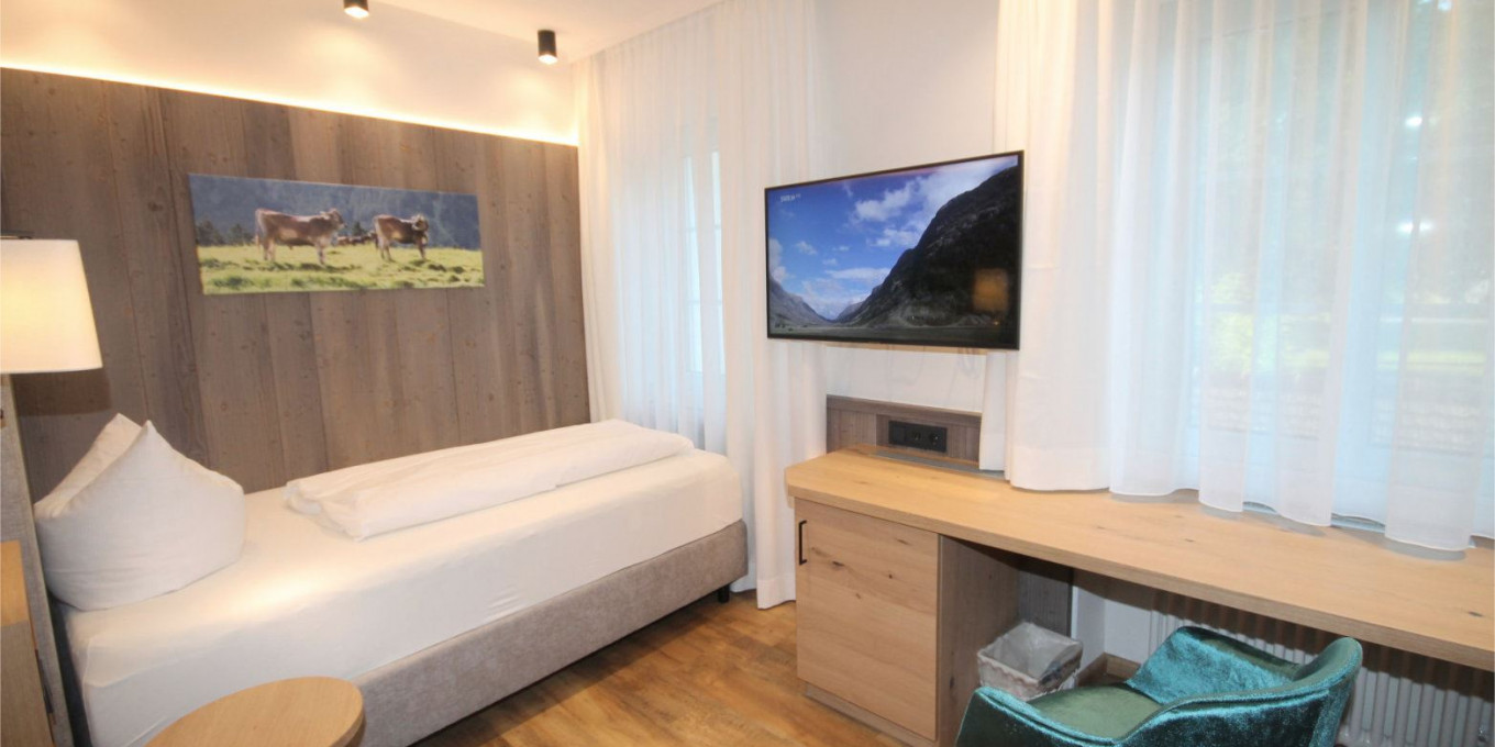 Alpin Einzelzimmer 103 im Hotel Bercher in Waldshut-Tiengen.
