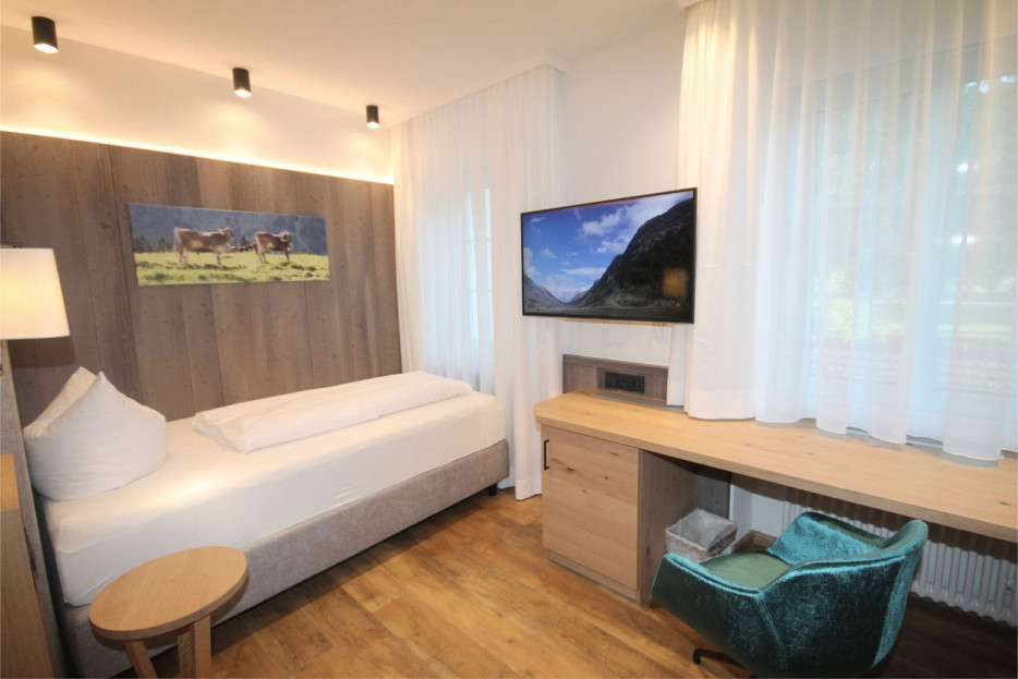 Alpin Einzelzimmer 103 im Hotel Bercher in Waldshut-Tiengen.
