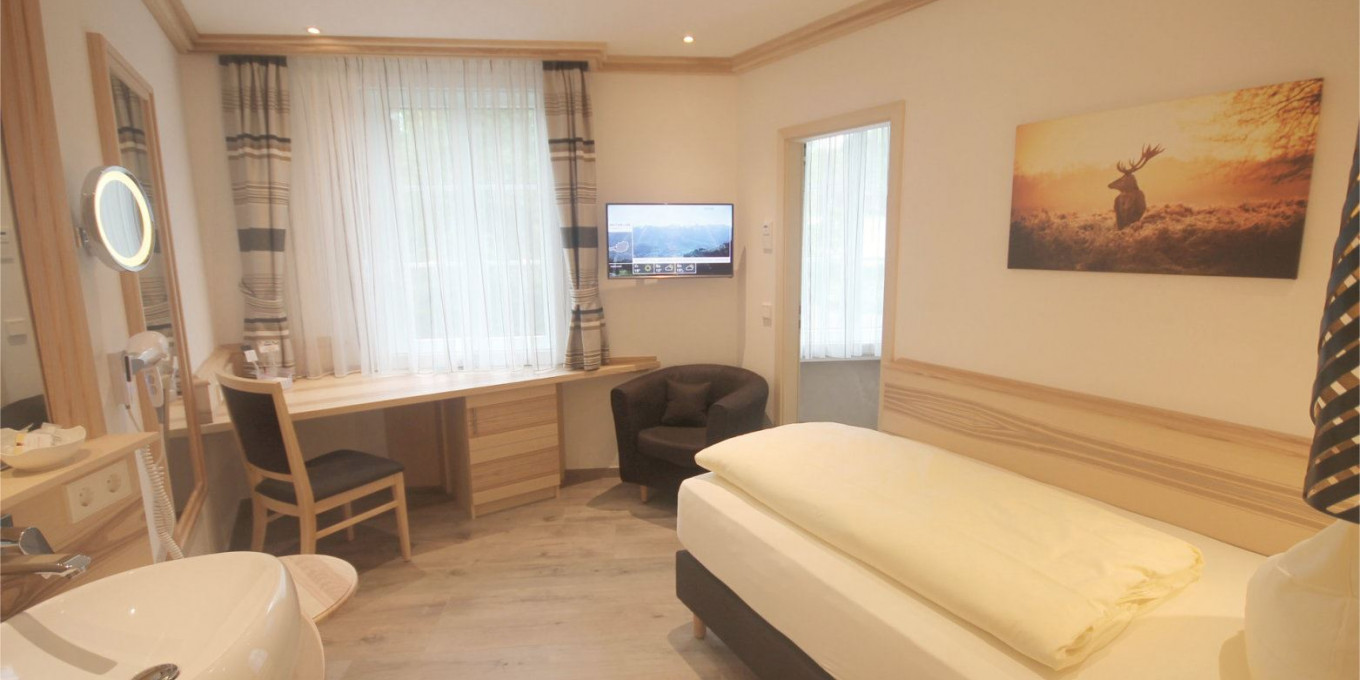 Business Einzelzimmer 203 im Hotel Bercher in Waldshut-Tiengen.
