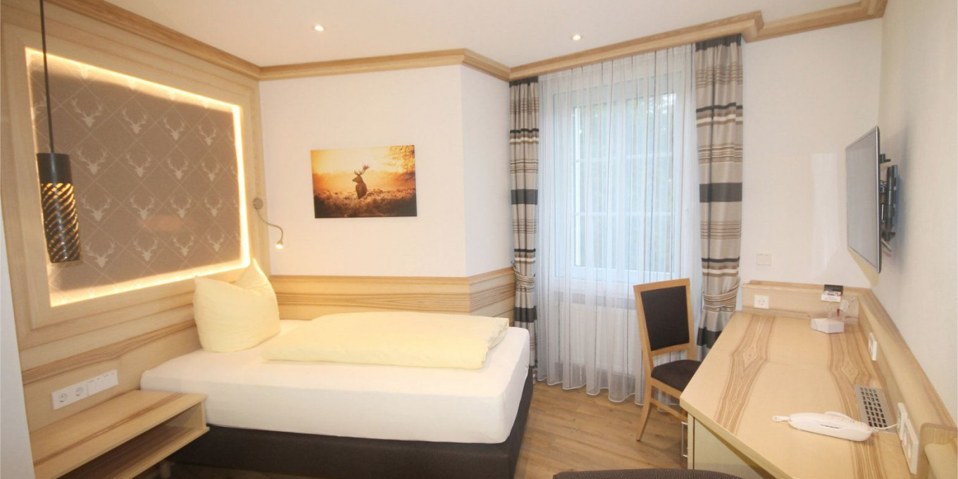 Business Einzelzimmer 204 im Hotel Bercher in Waldshut-Tiengen.