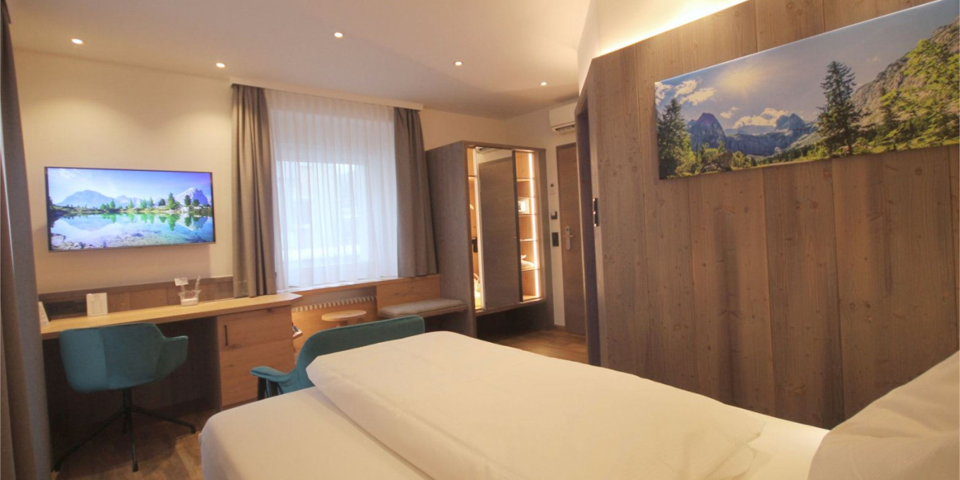 Large Alpin Einzelzimmer 101 im Hotel Bercher in Waldshut-Tiengen.