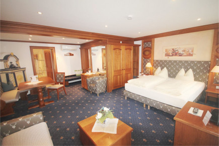 Zimmer 307 Blick zum Bett